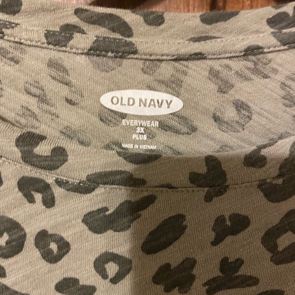 Light green leopard tee shirt - Picture 3 of 3